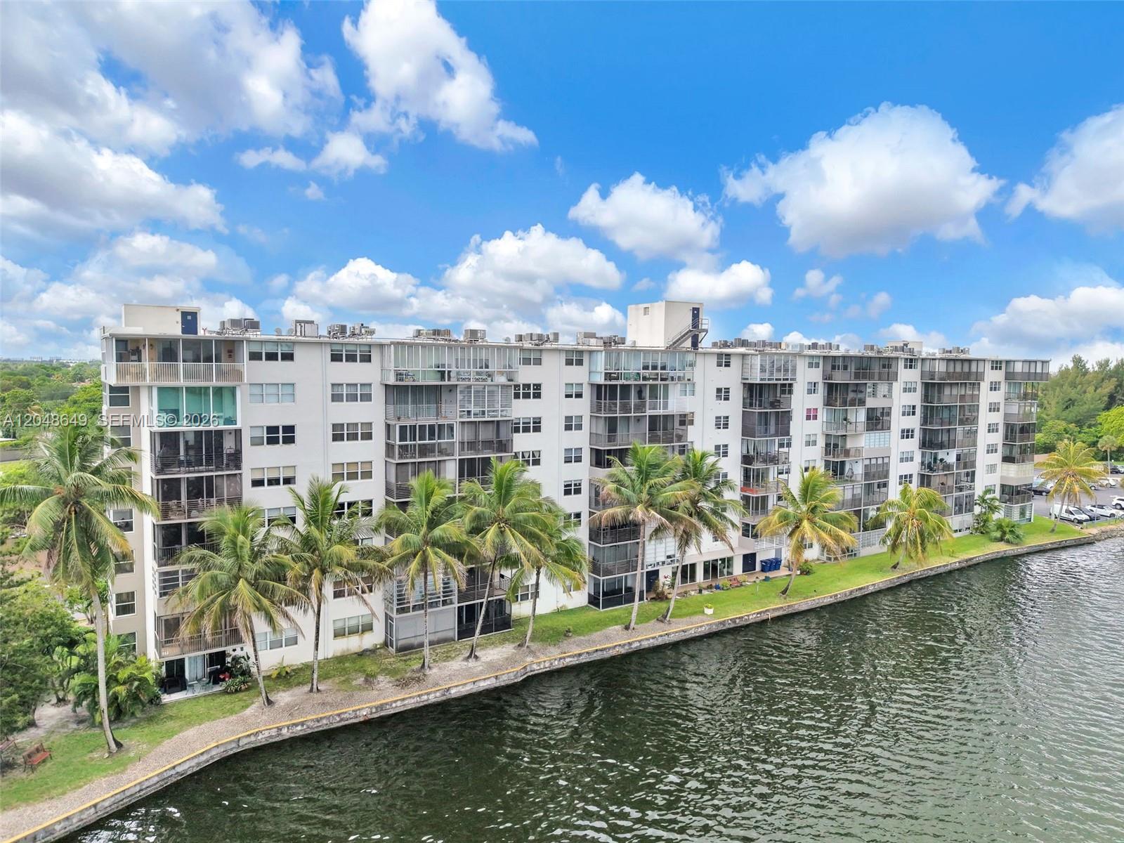 1075 NE Miami Gardens Dr Unit: 306