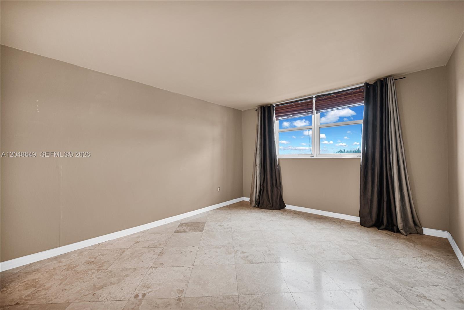 1075 NE Miami Gardens Dr Unit: 306