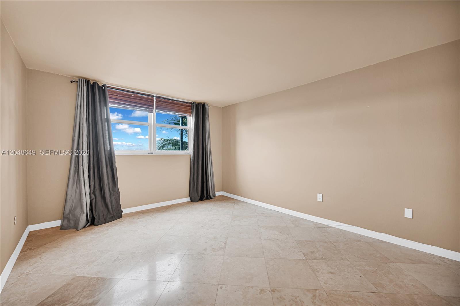 1075 NE Miami Gardens Dr Unit: 306