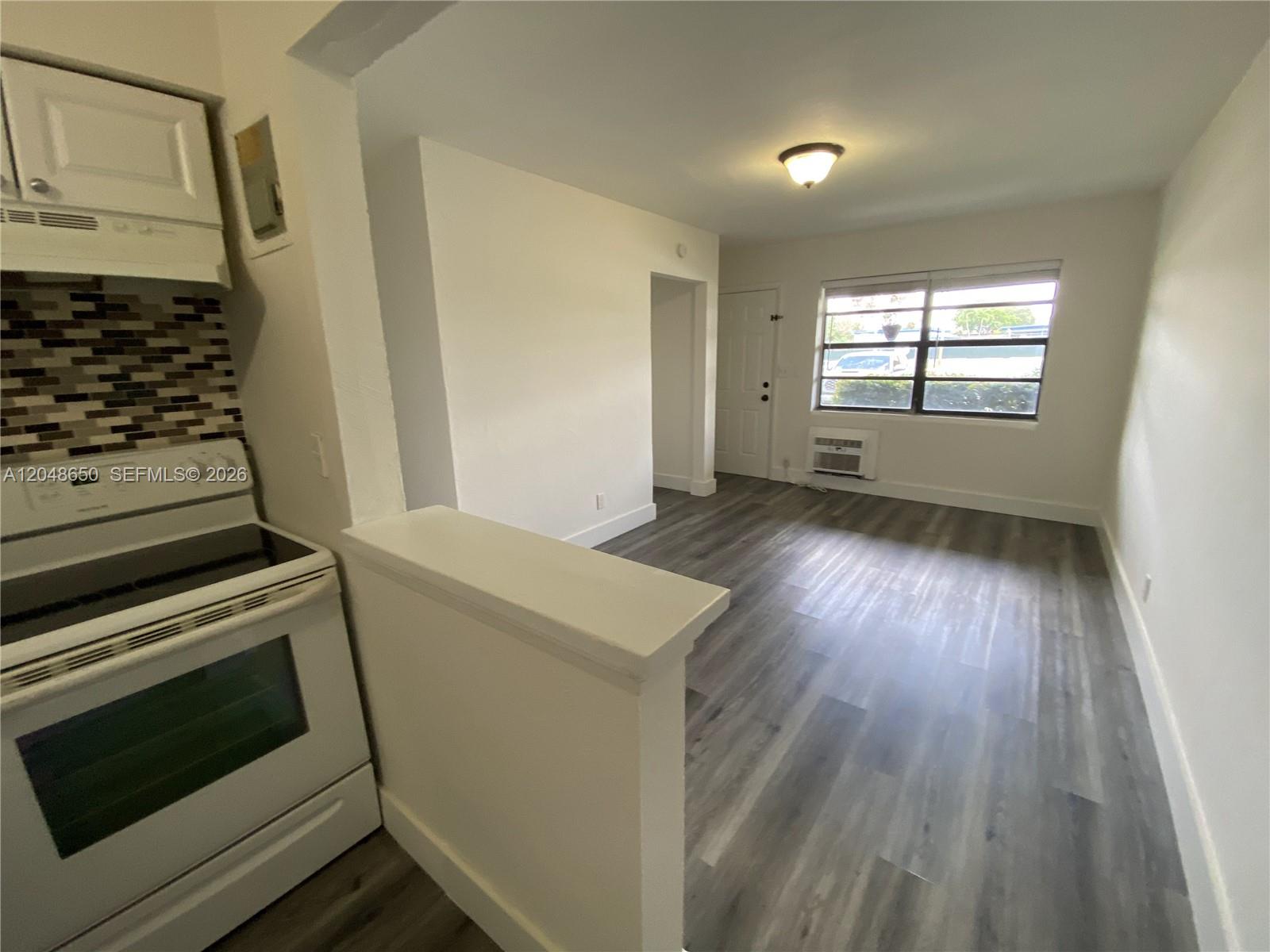 380 SE 12th Ave # 2