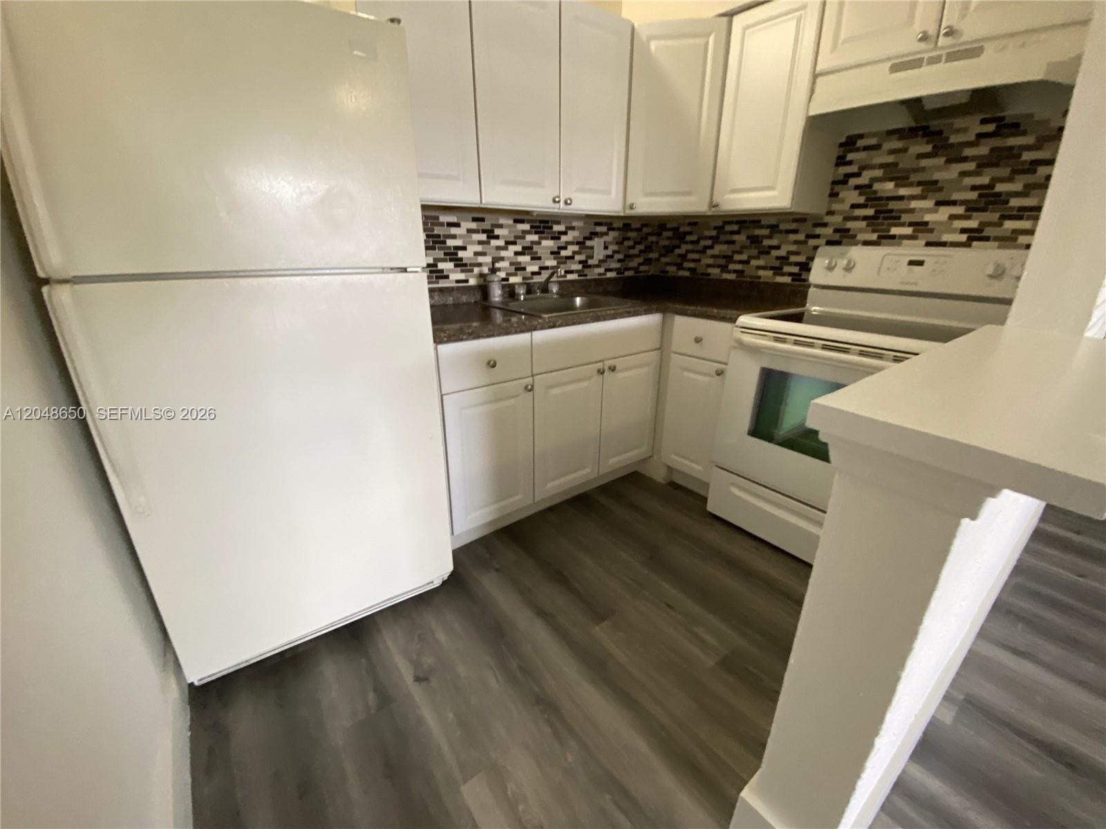 380 SE 12th Ave # 2
