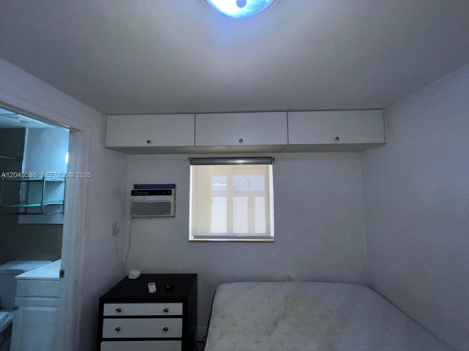 490 W 33rd Pl