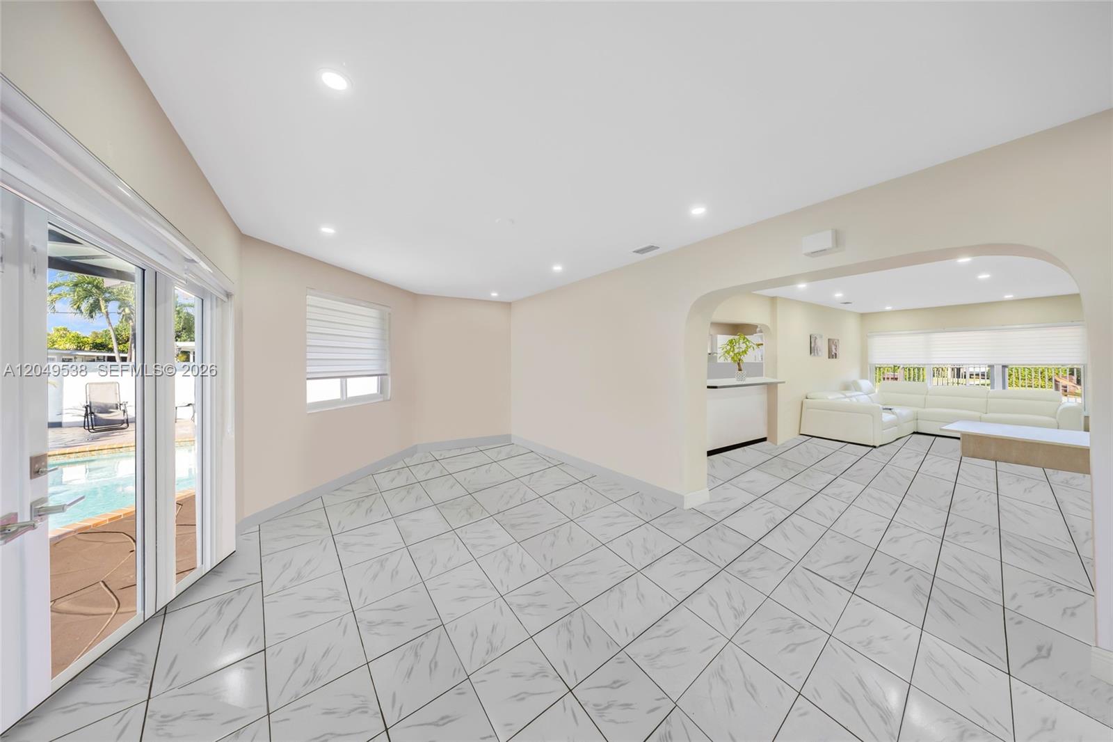 490 W 33rd Pl