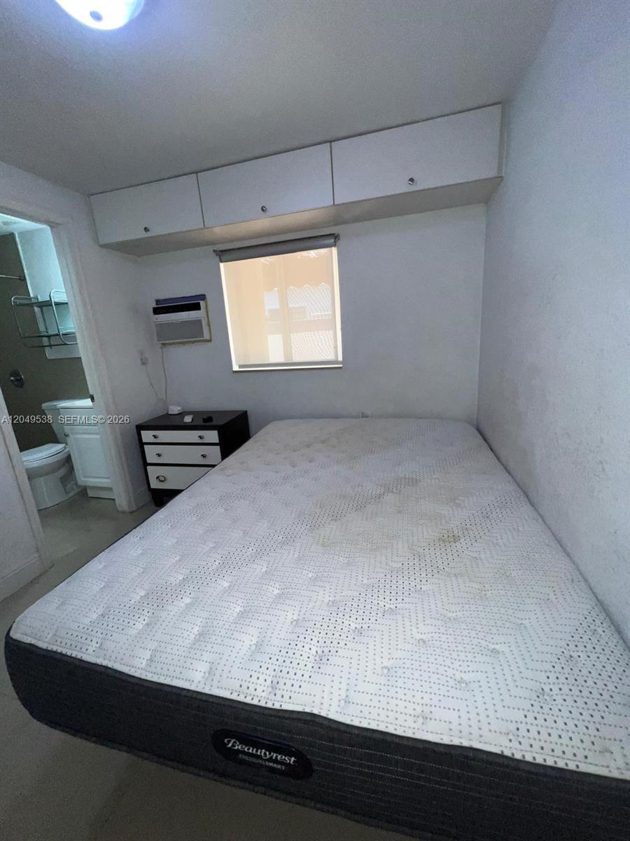 490 W 33rd Pl
