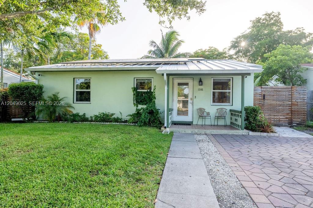 1305 NW 5th Ave
