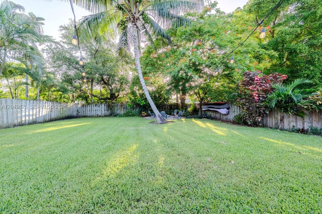 1305 NW 5th Ave