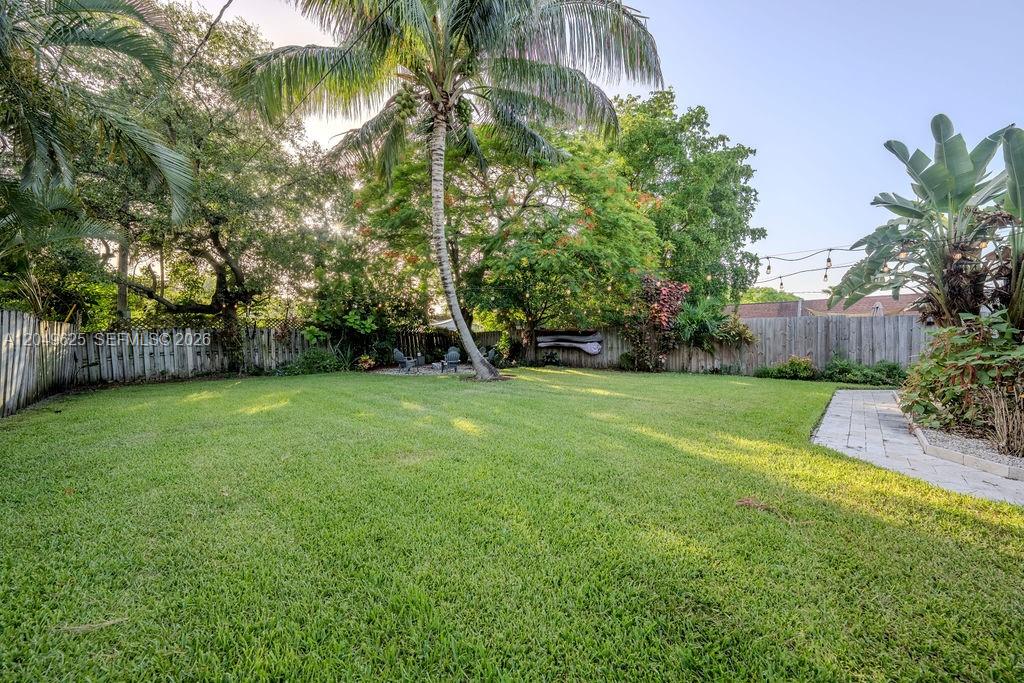 1305 NW 5th Ave