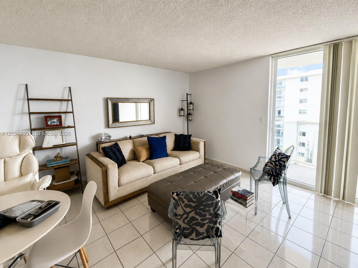 2401 Collins Ave # 1612