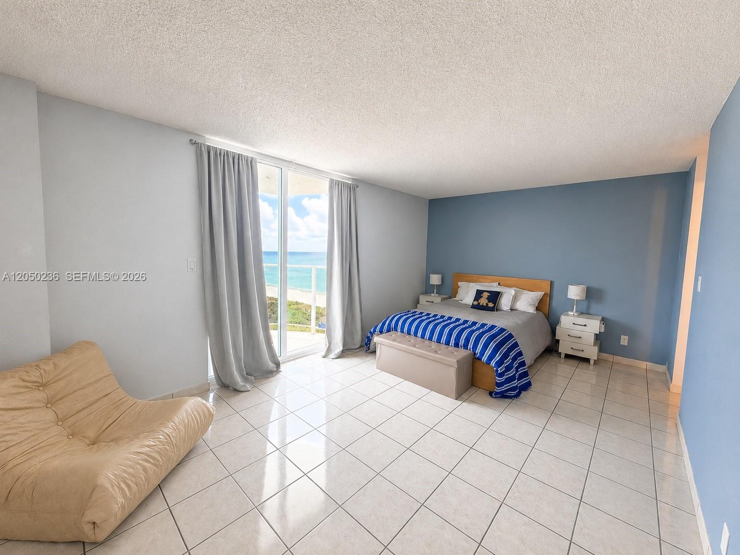 2401 Collins Ave # 1612