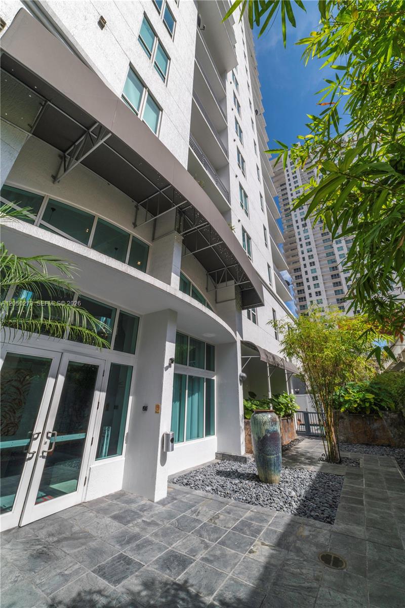 234 NE 3rd St # 305