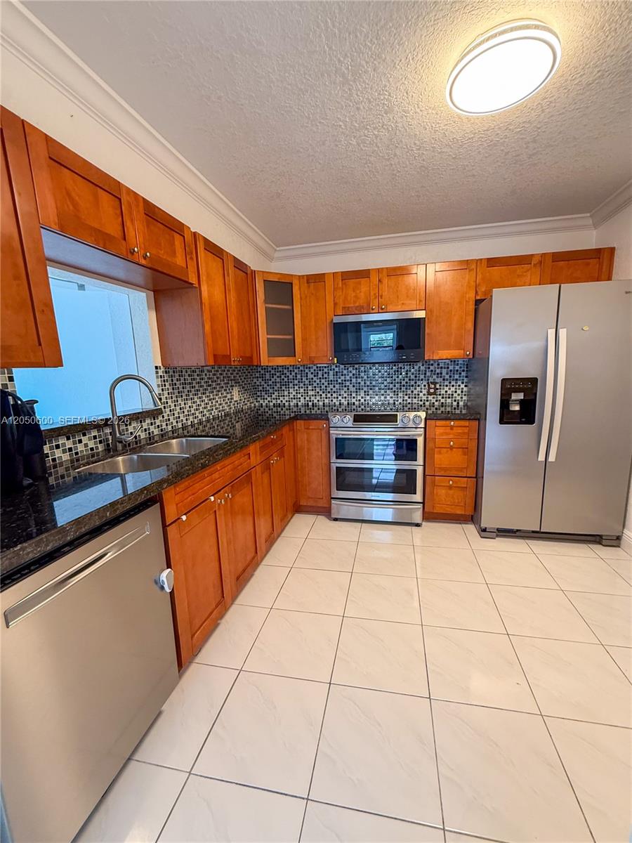 130 S Shore Dr # 3C