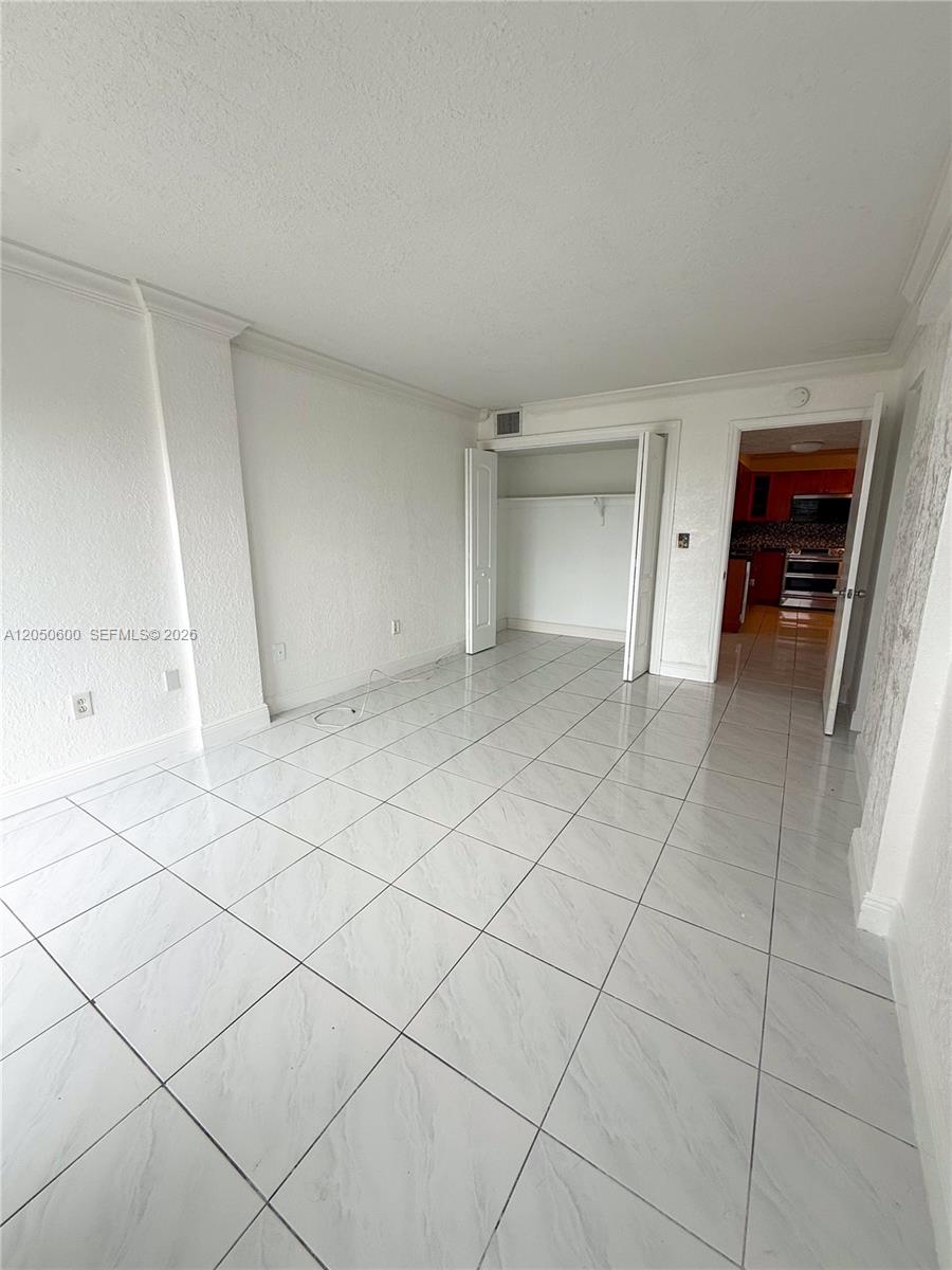 130 S Shore Dr # 3C