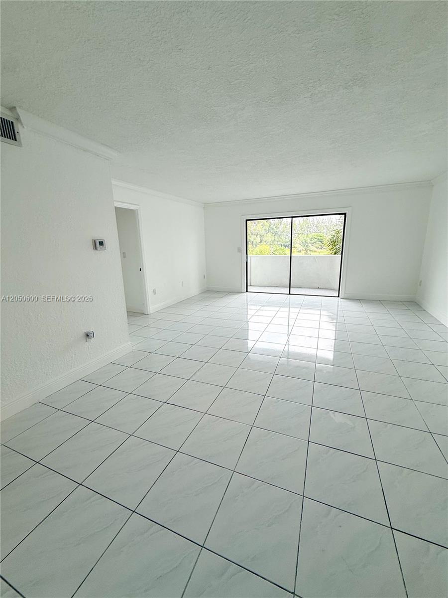 130 S Shore Dr # 3C