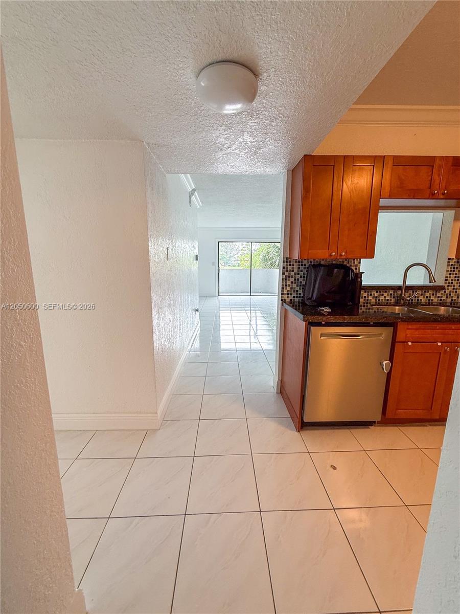 130 S Shore Dr # 3C