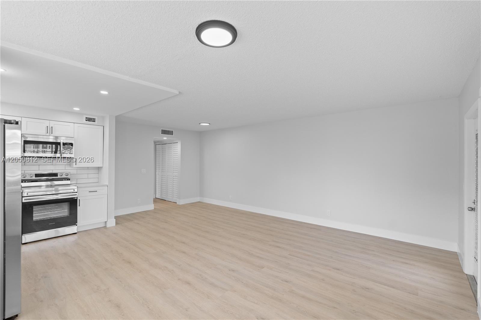 213 N Oakridge N # 213