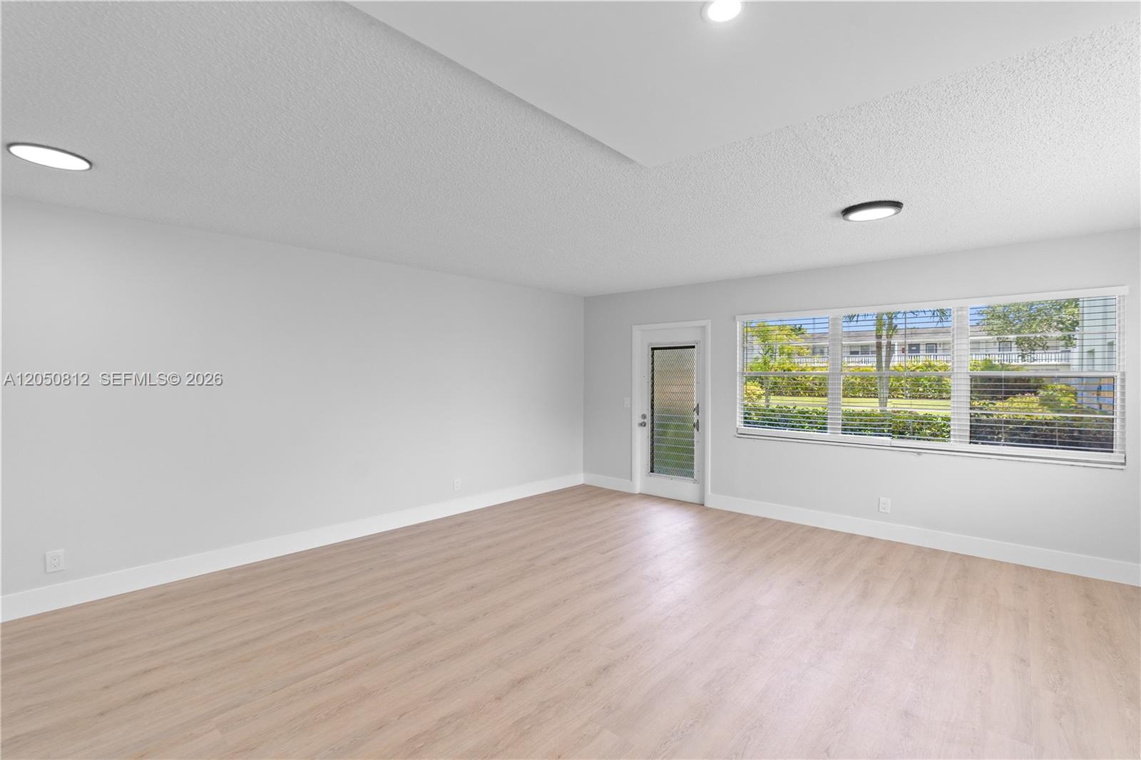 213 N Oakridge N # 213
