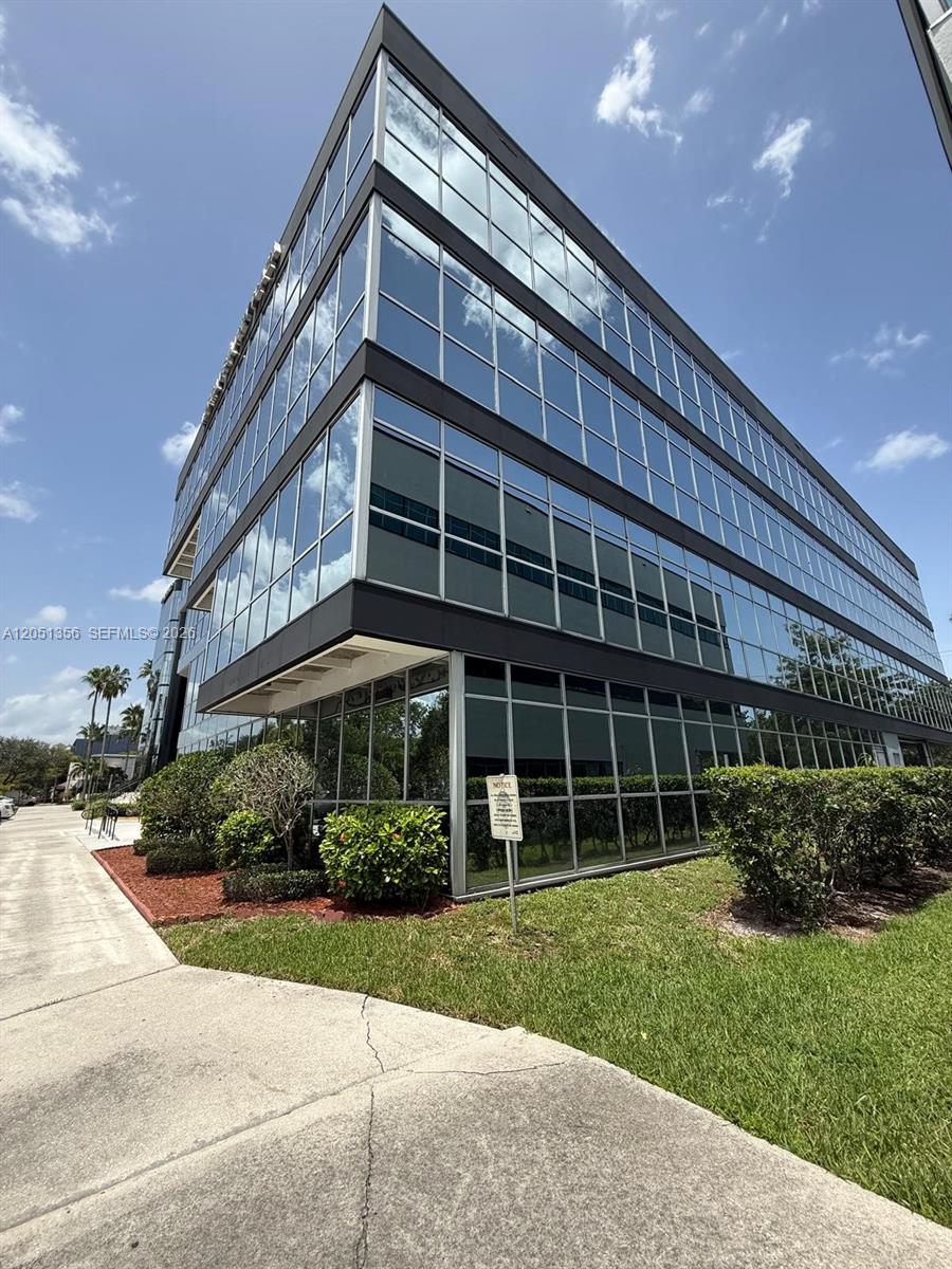 2825 N University Dr # 210