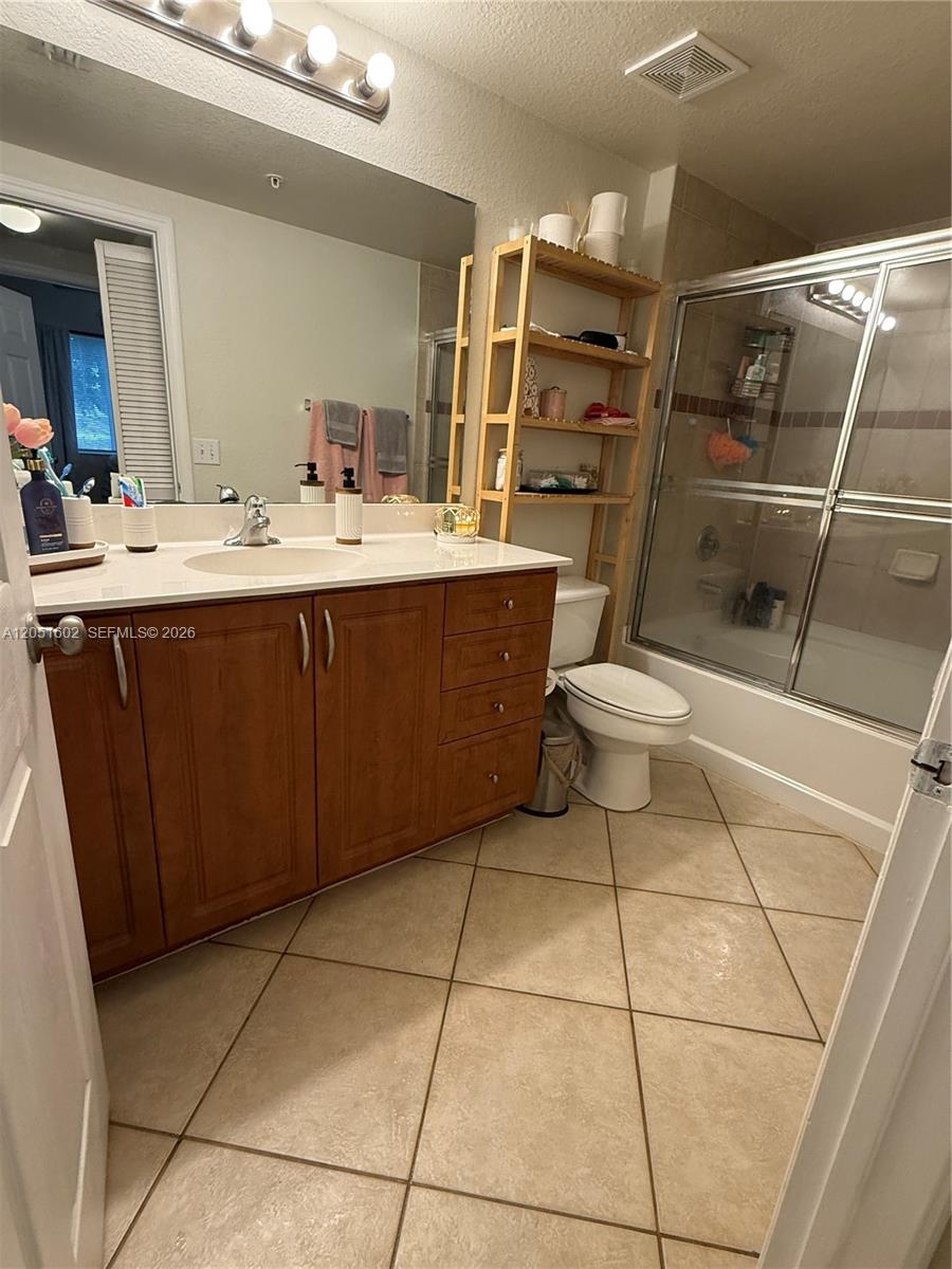 6466 Emerald Dunes Dr # 206
