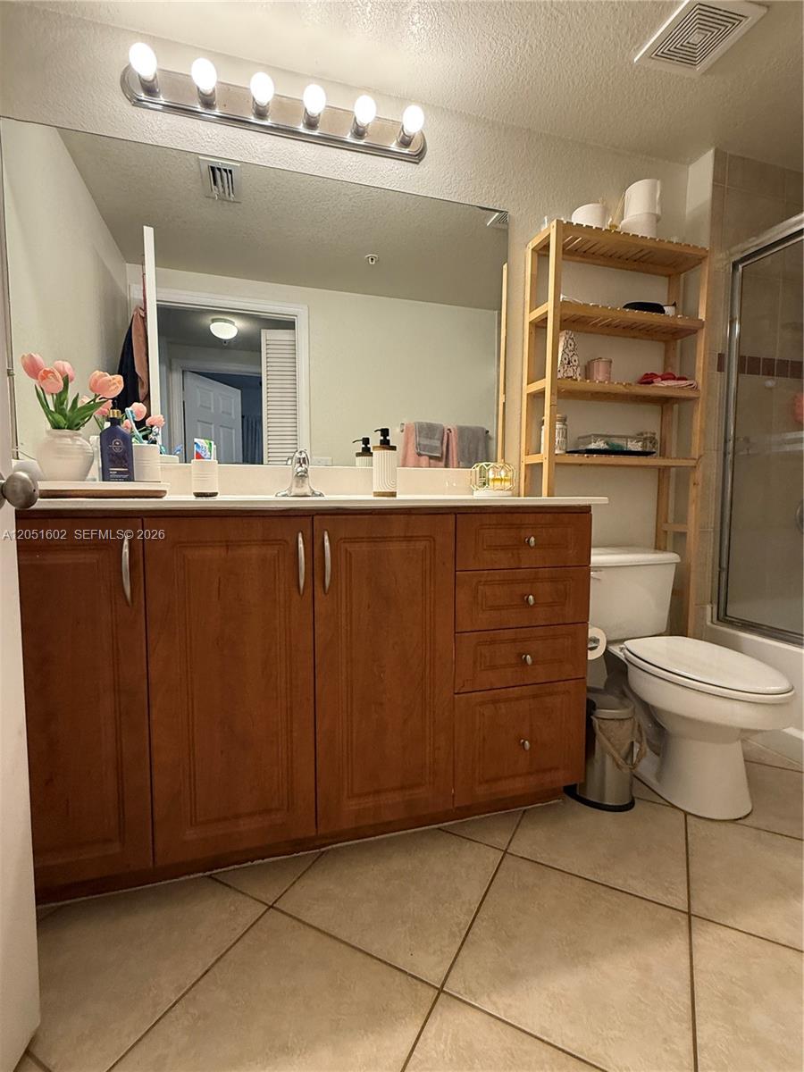 6466 Emerald Dunes Dr # 206