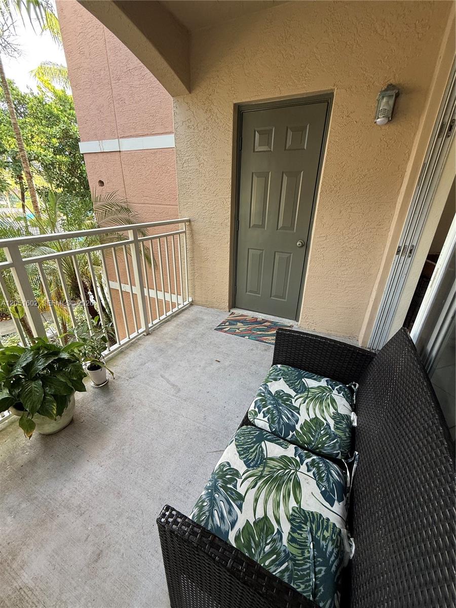 6466 Emerald Dunes Dr # 206