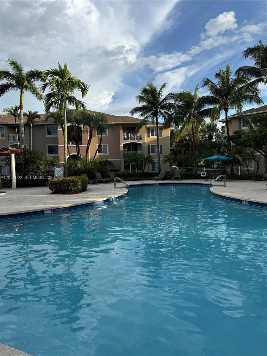 6466 Emerald Dunes Dr # 206