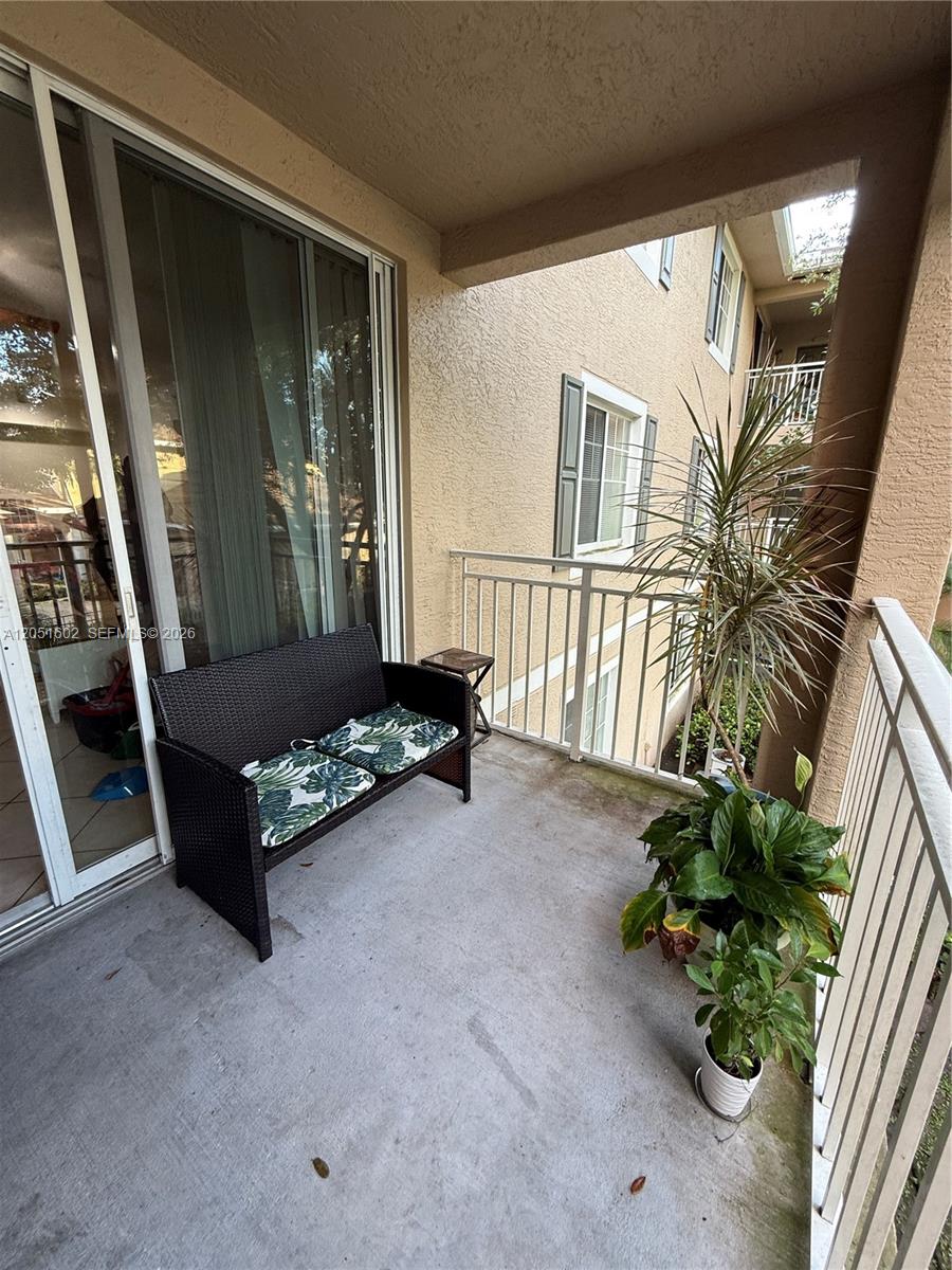 6466 Emerald Dunes Dr # 206