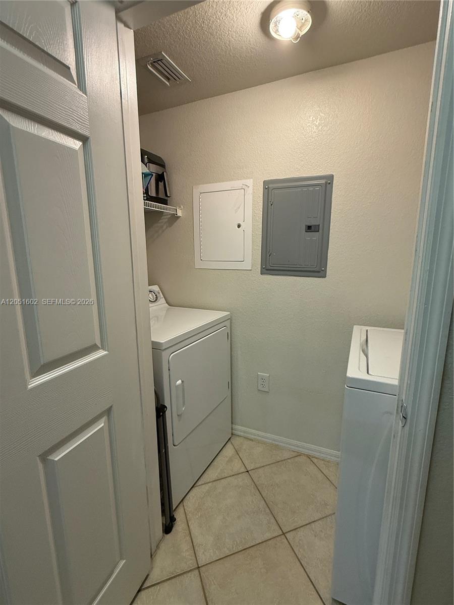 6466 Emerald Dunes Dr # 206