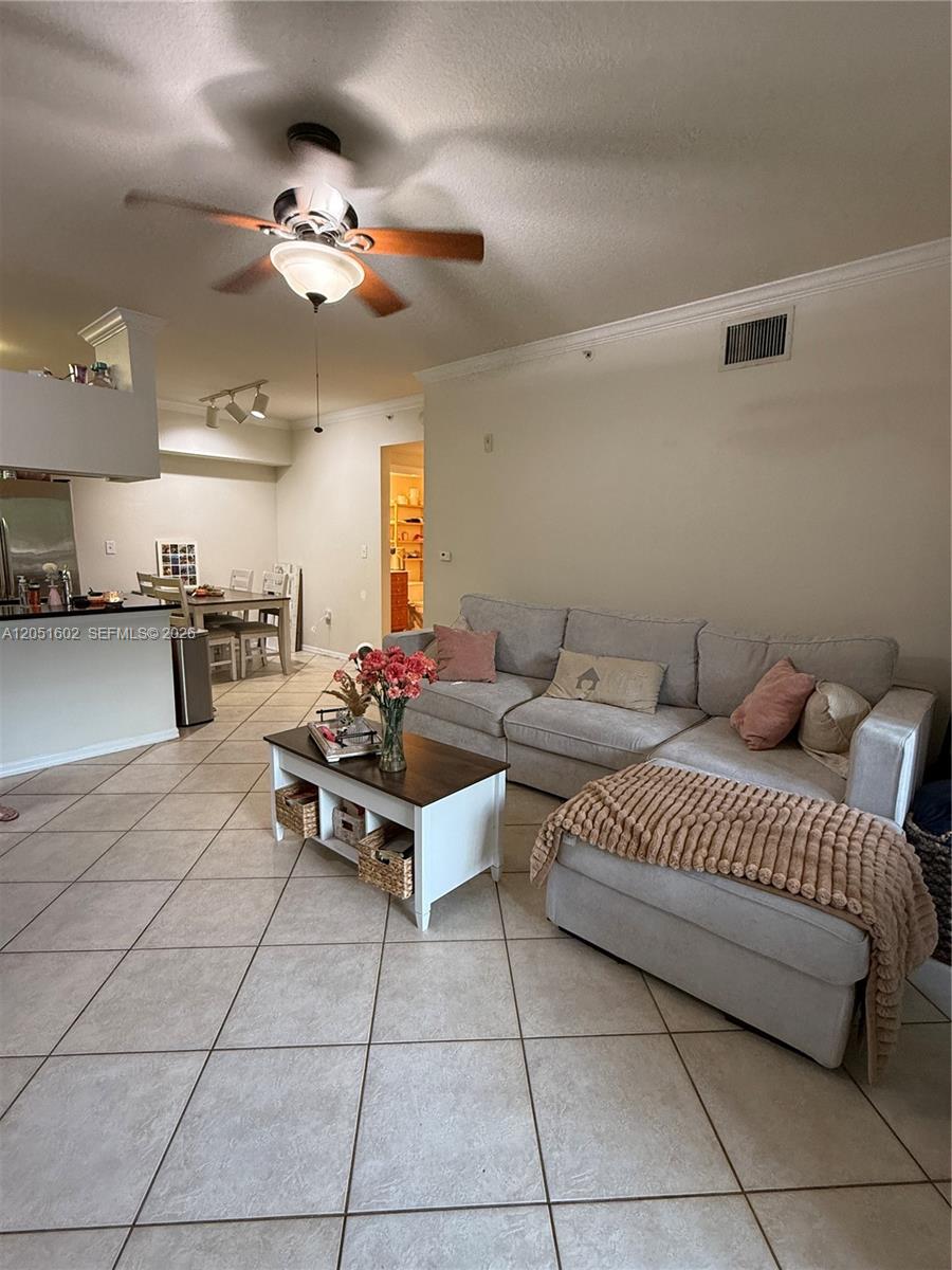 6466 Emerald Dunes Dr # 206