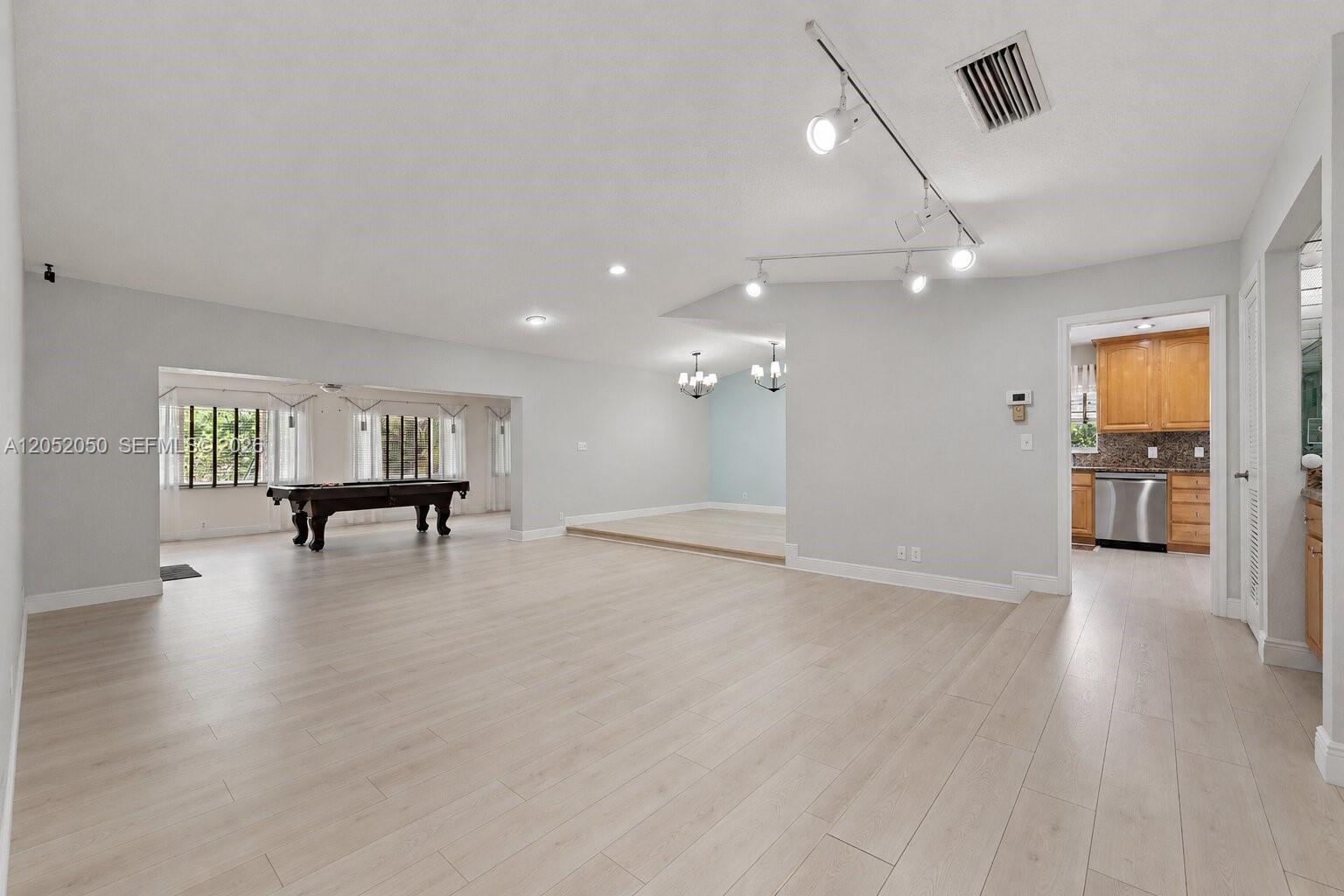 6307 Silk Oak Cir