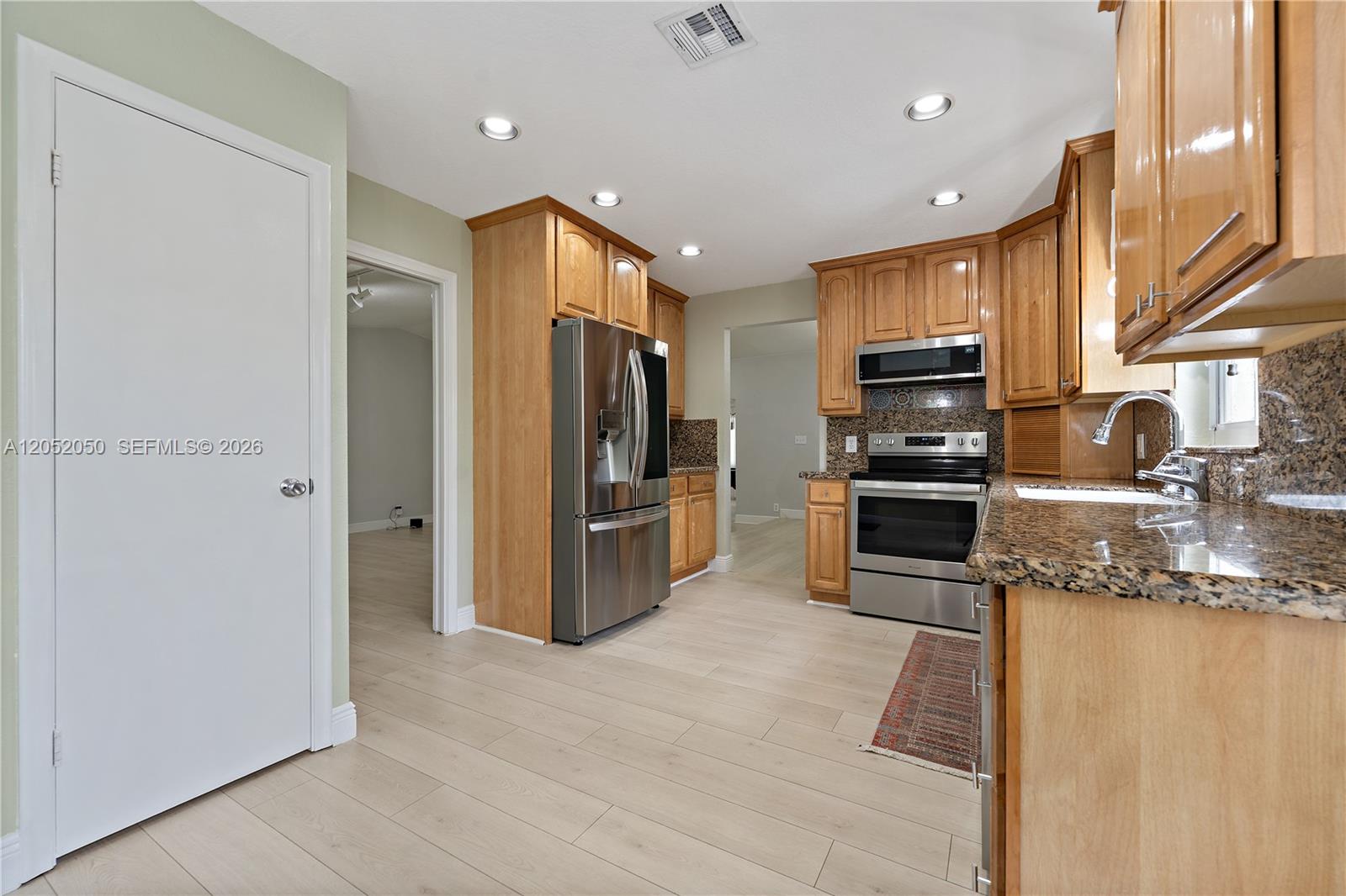 6307 Silk Oak Cir