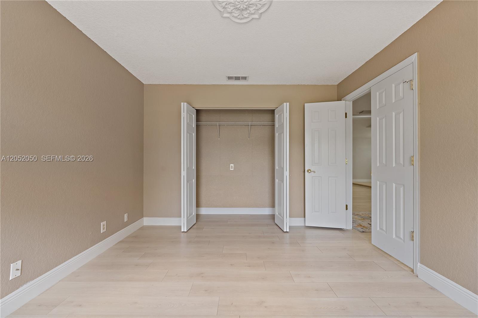 6307 Silk Oak Cir