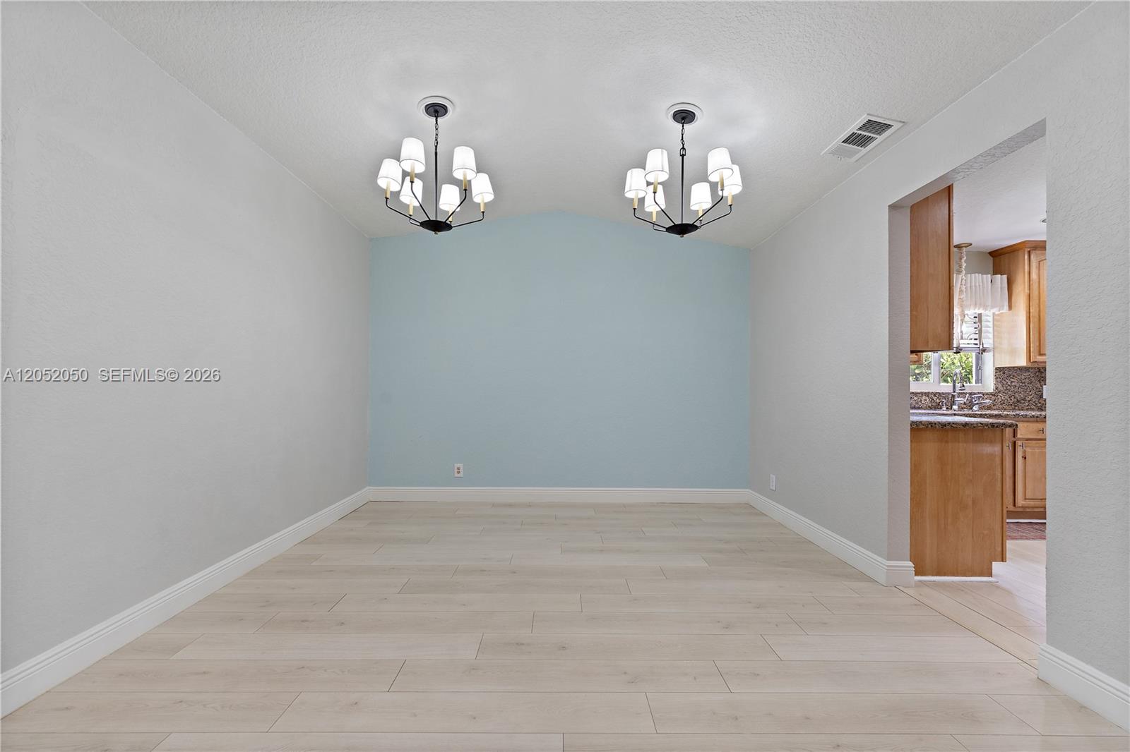 6307 Silk Oak Cir