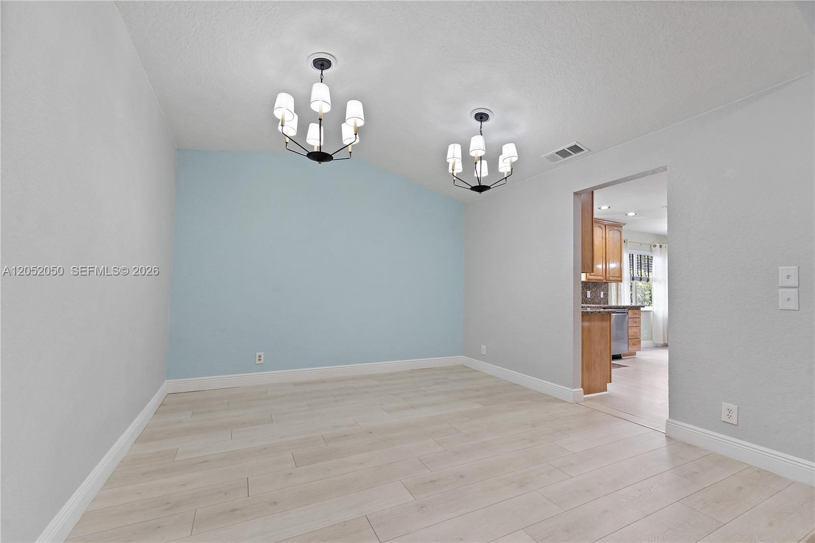 6307 Silk Oak Cir