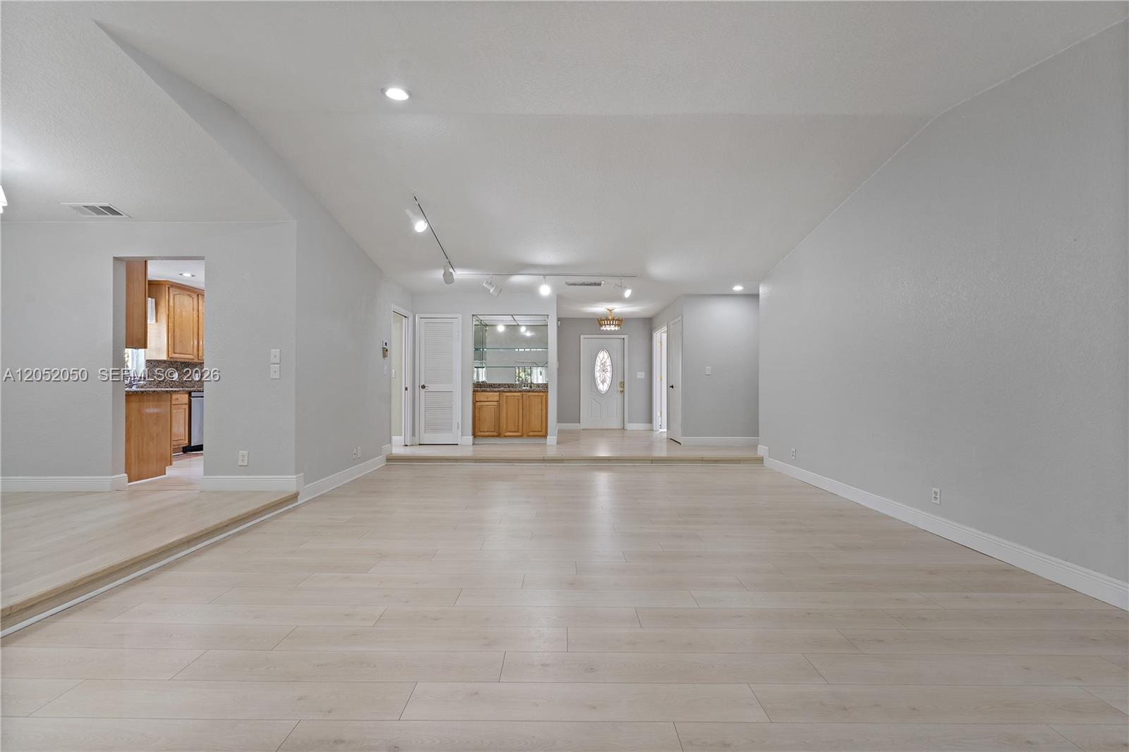 6307 Silk Oak Cir