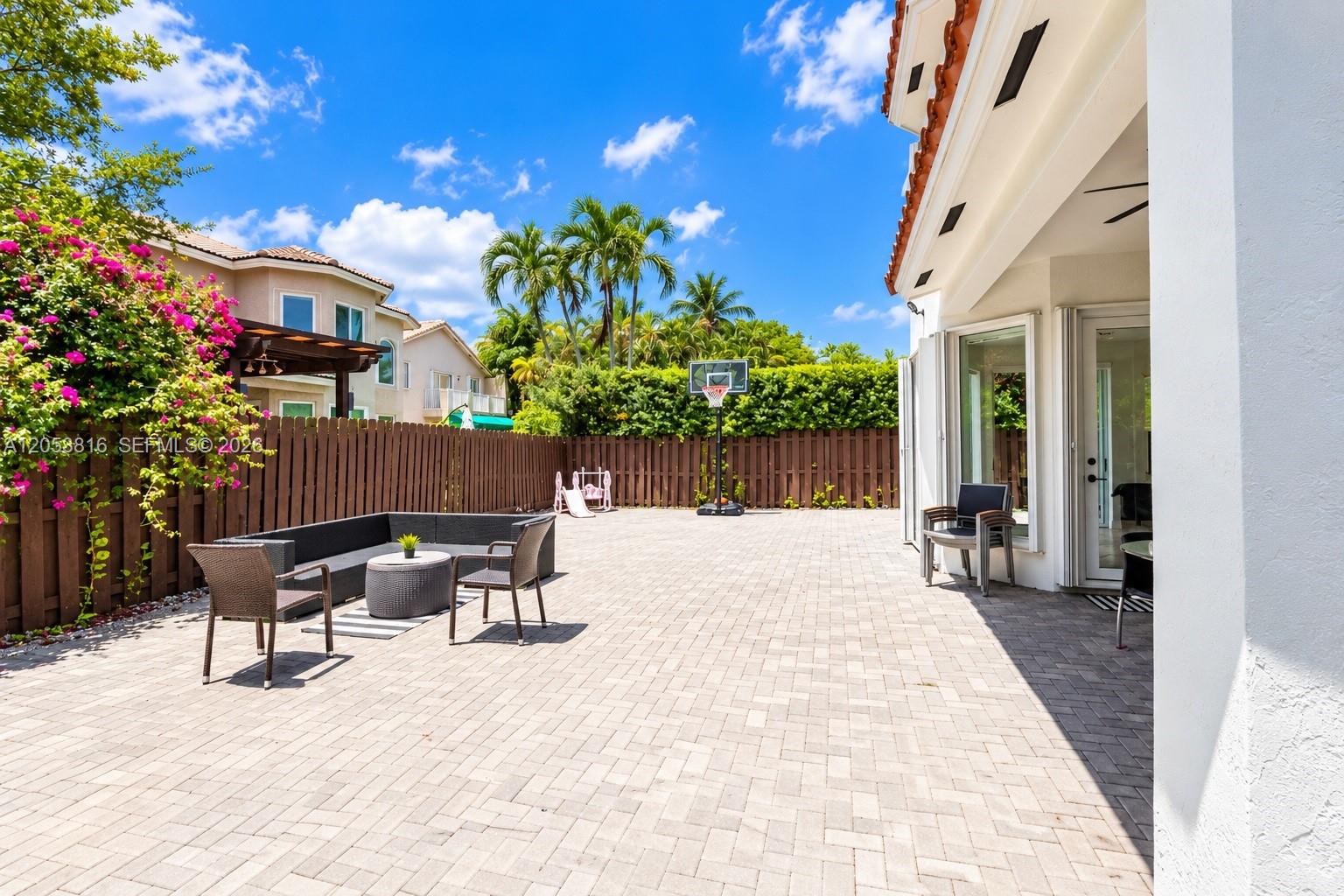 10873 NW 71st St