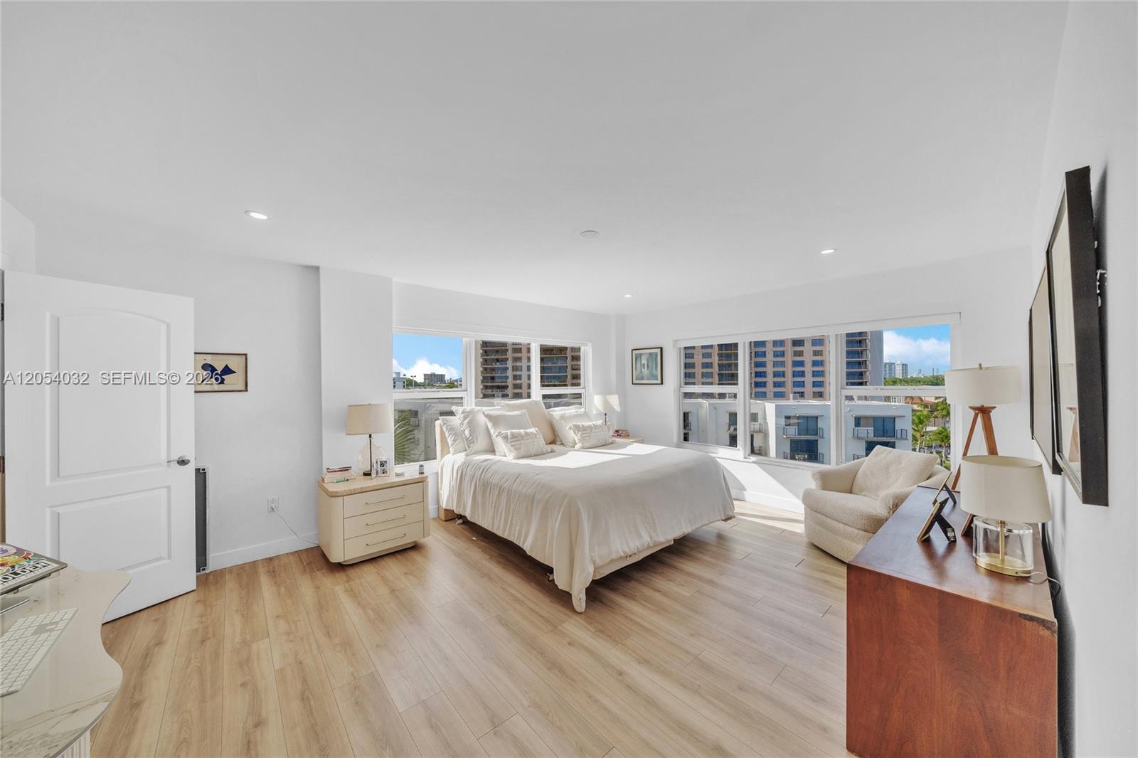 11111 Biscayne Blvd # 5A