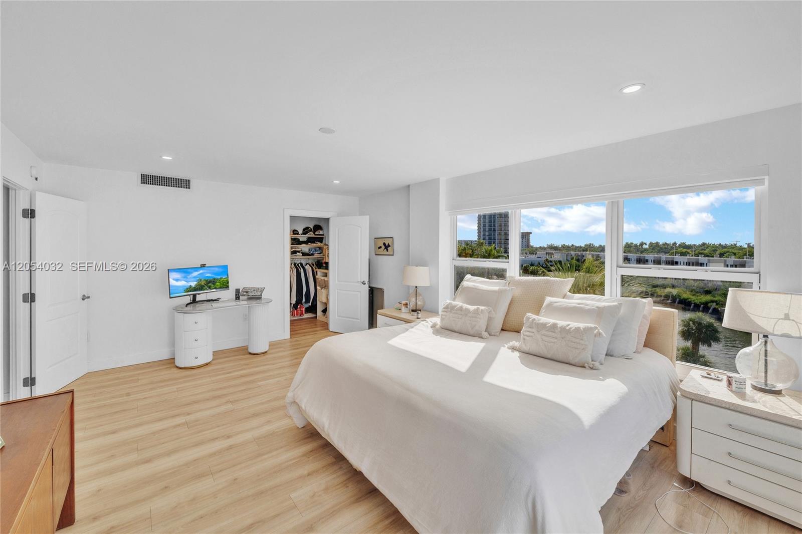 11111 Biscayne Blvd # 5A