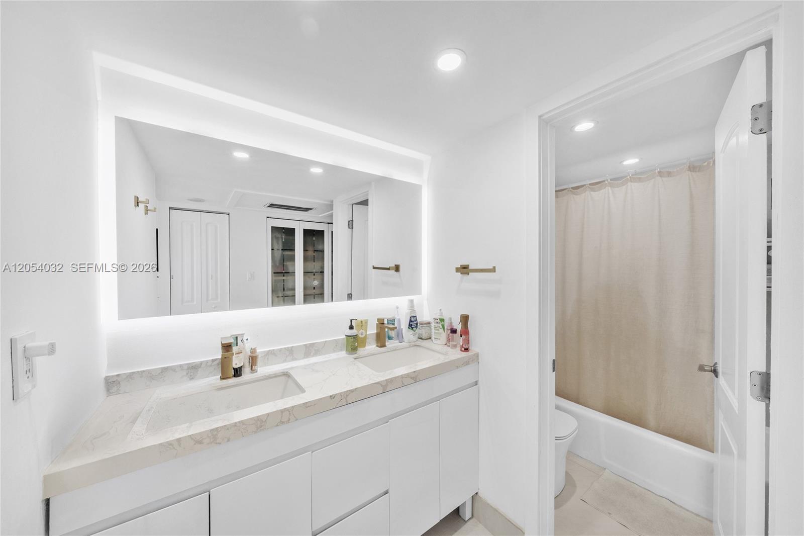 11111 Biscayne Blvd # 5A