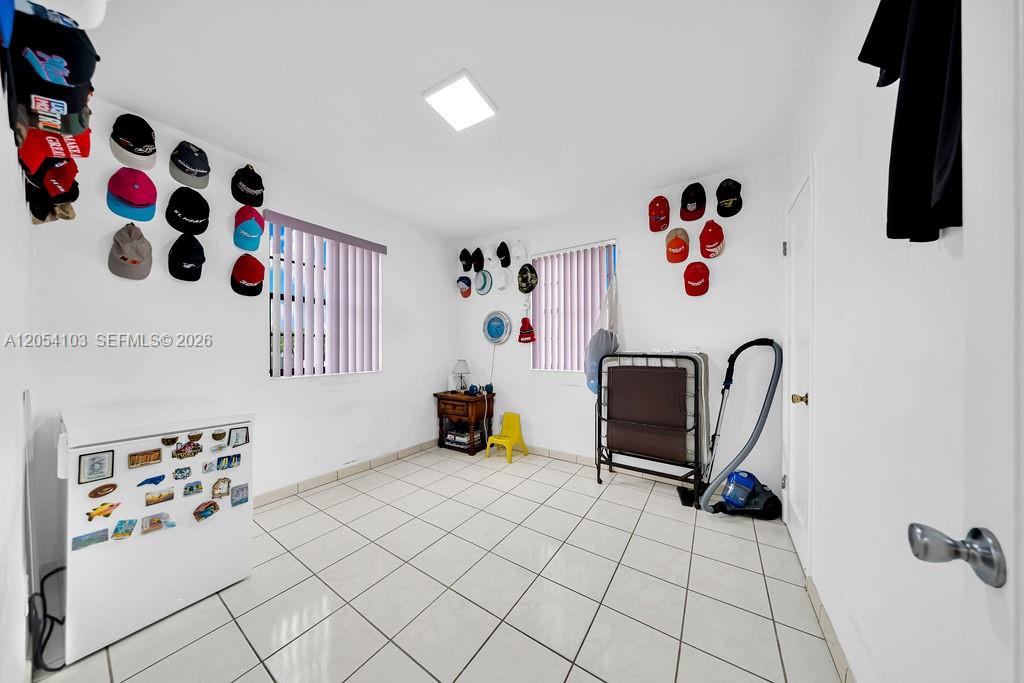 11 W 64th St