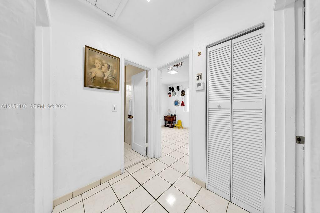 11 W 64th St