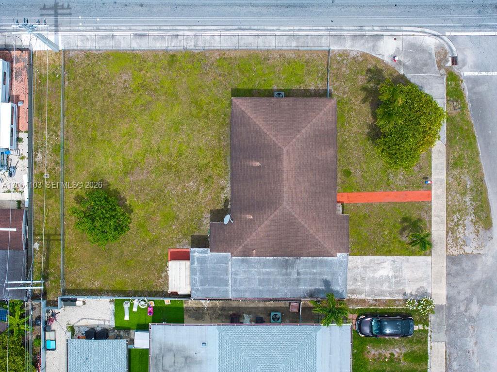 11 W 64th St