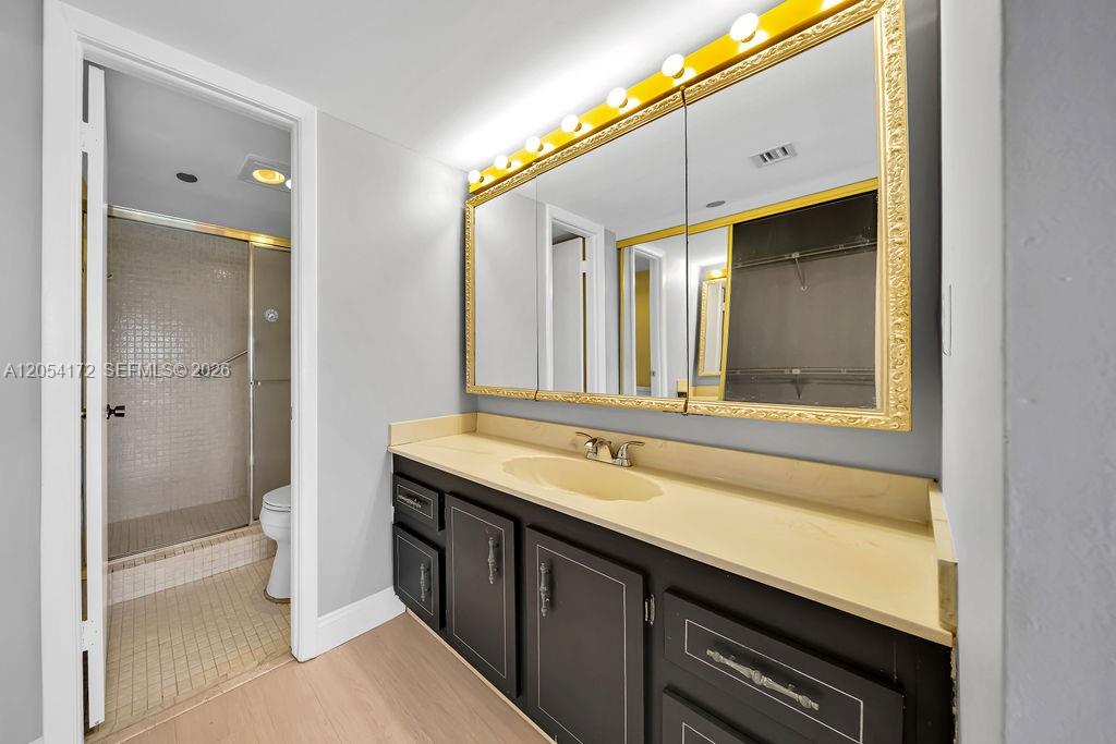 1200 Saint Charles Place # 712