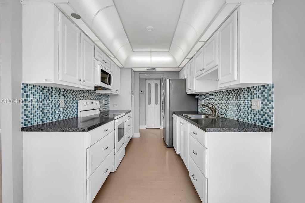 1200 Saint Charles Place # 712