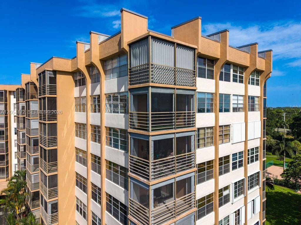1200 Saint Charles Place # 712