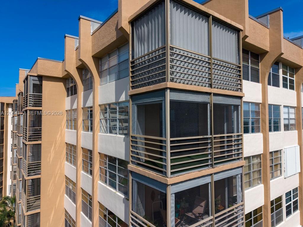 1200 Saint Charles Place # 712