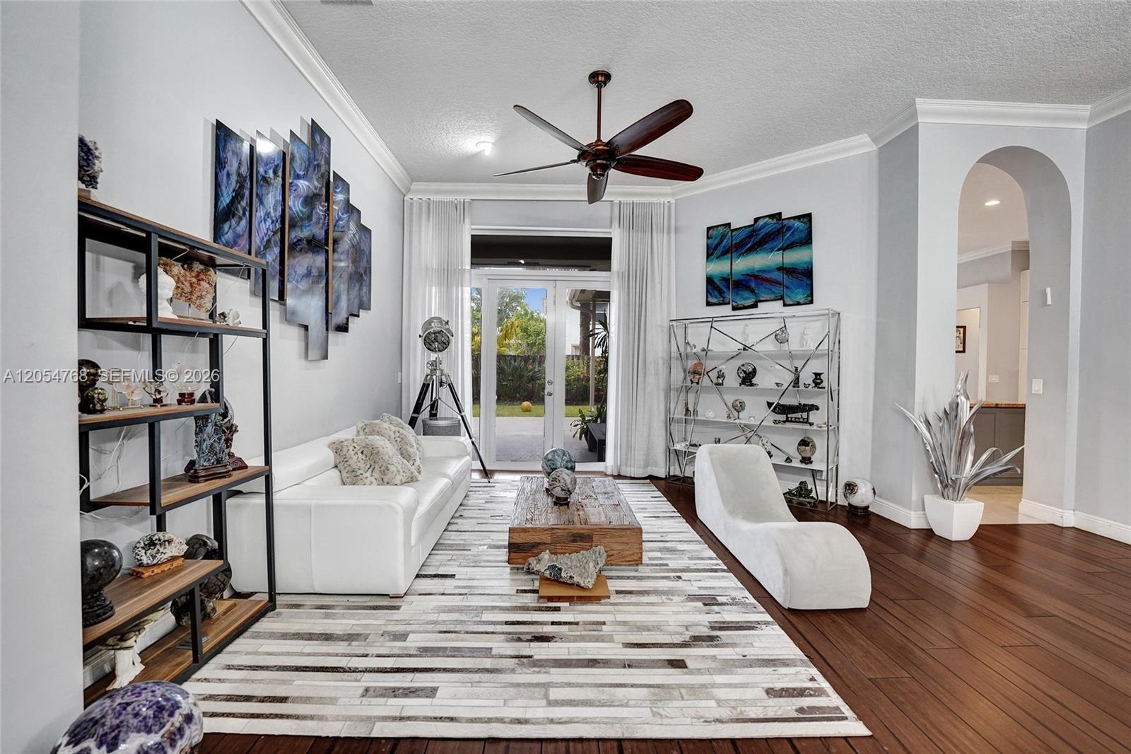 16366 N Mariposa Cir N