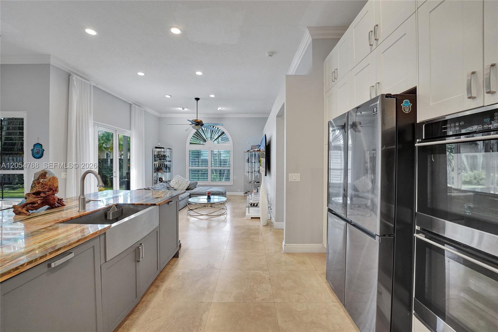 16366 N Mariposa Cir N