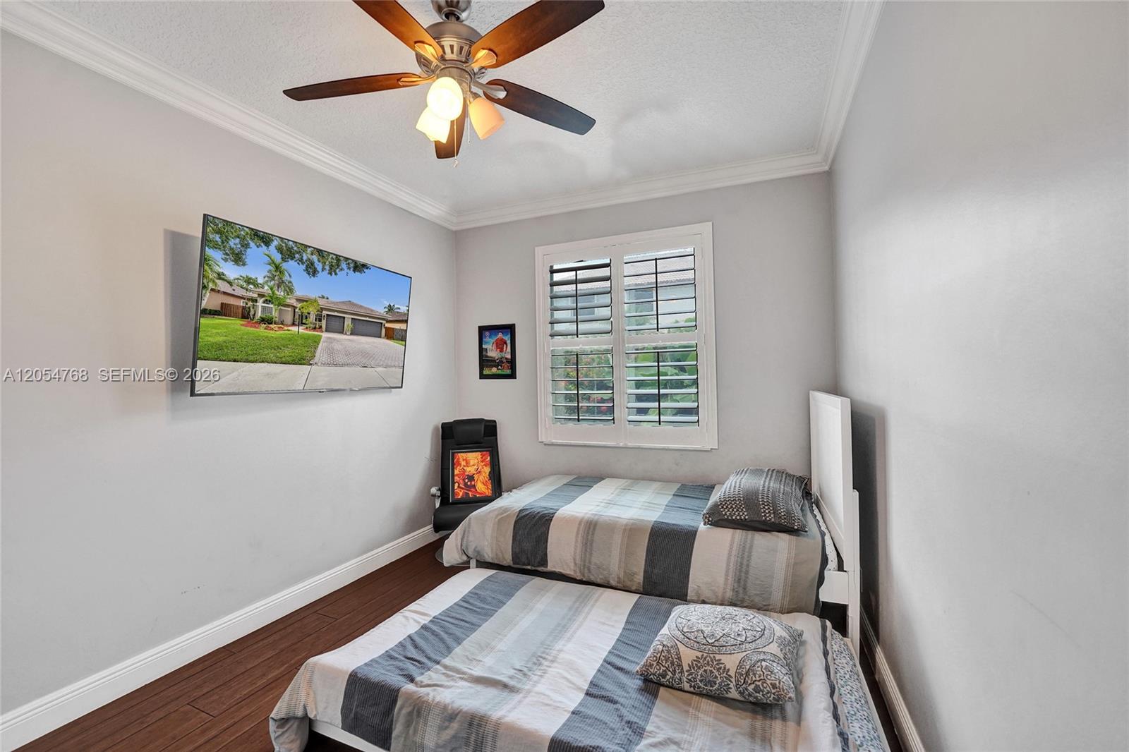 16366 N Mariposa Cir N