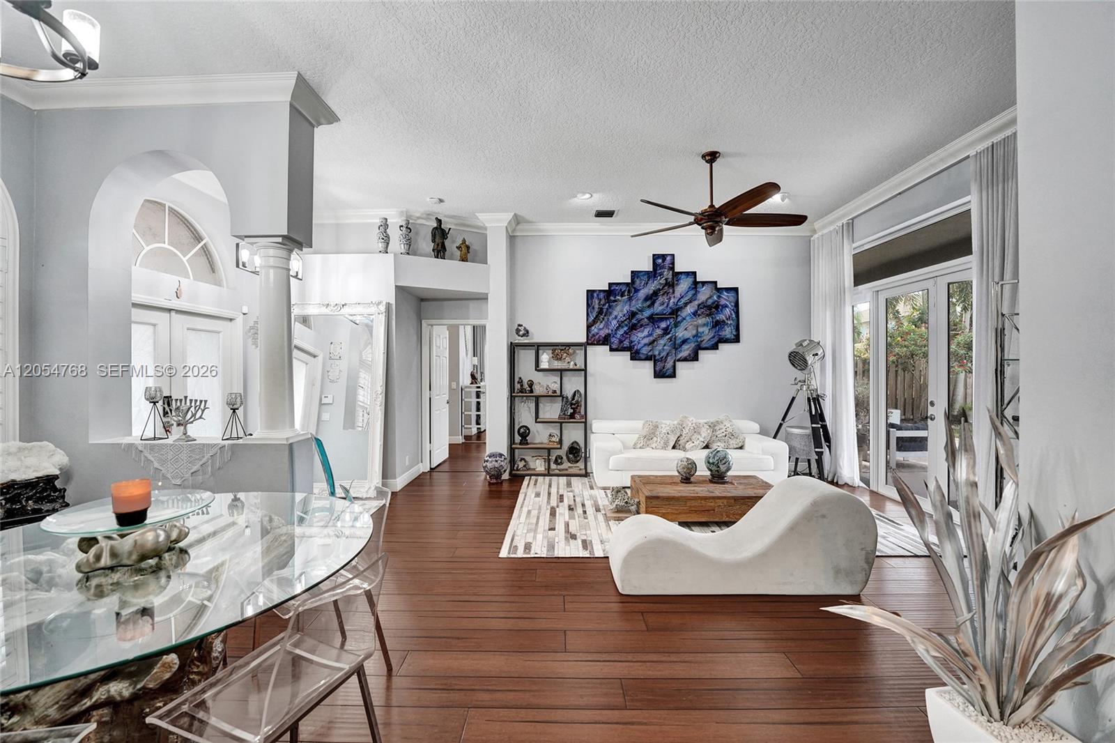 16366 N Mariposa Cir N
