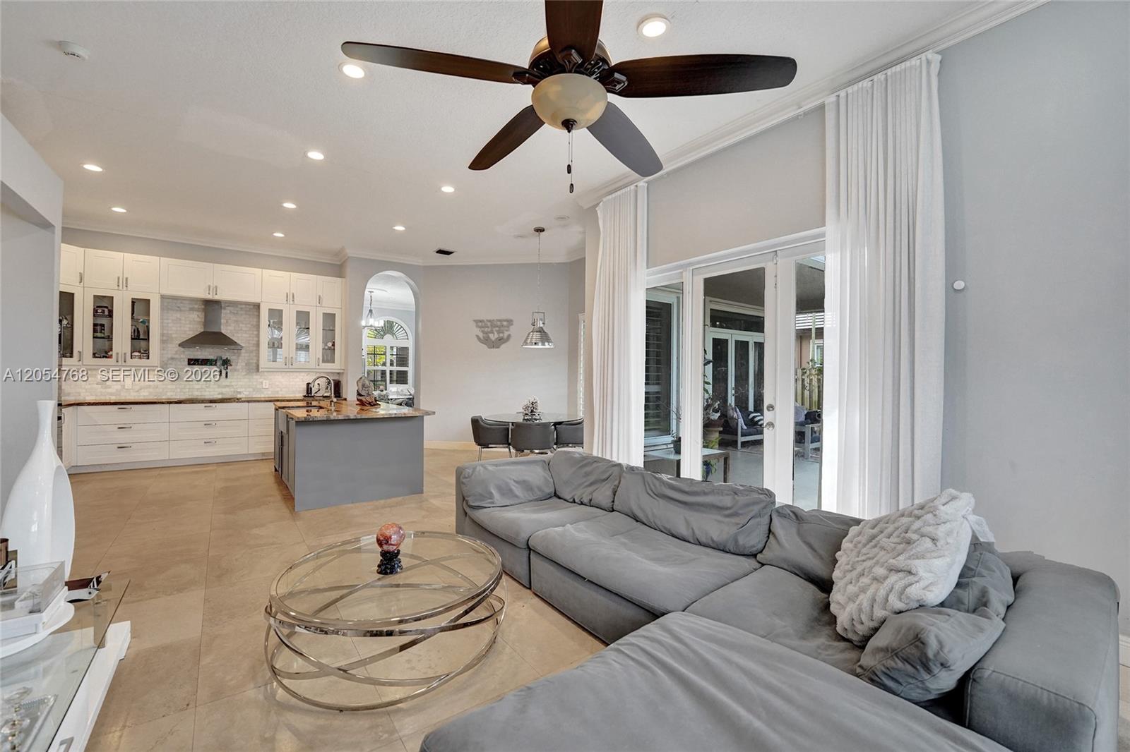 16366 N Mariposa Cir N